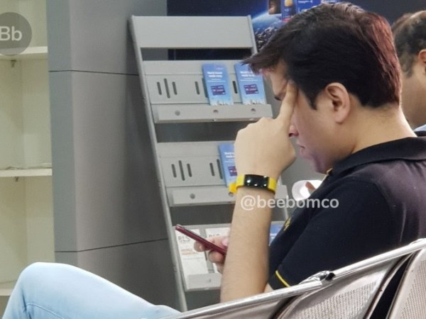 Realme Fitness Band spotted, features a curved&nbsp;display